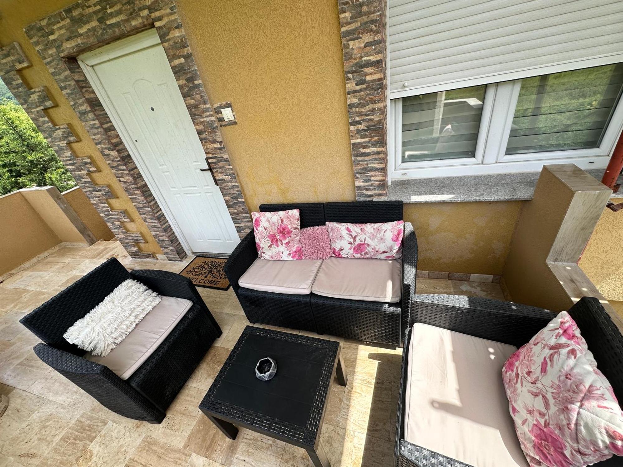 Apartments Ljiljanic بودفا المظهر الخارجي الصورة